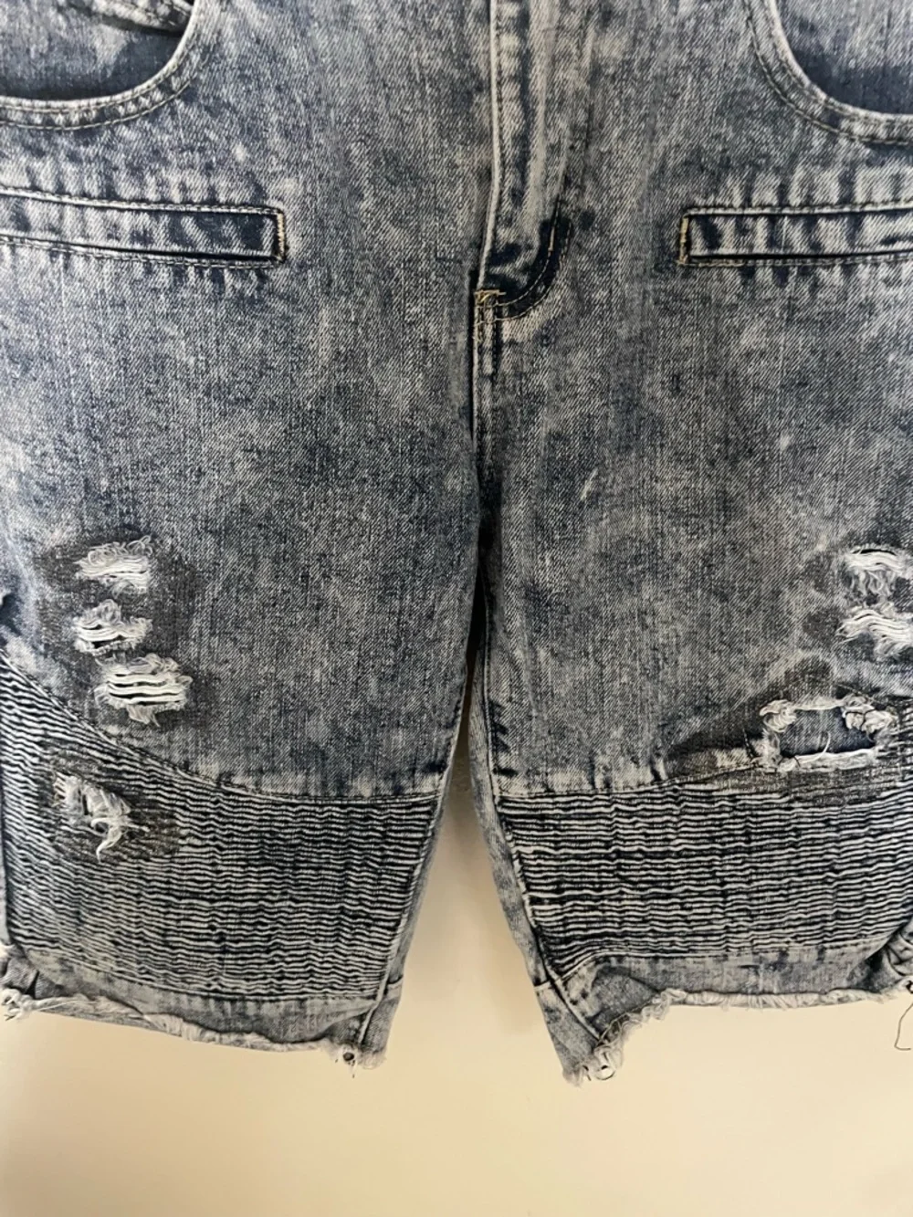 ✨Men’s Buckle Black Premier Distressed Denim Shorts Size 32